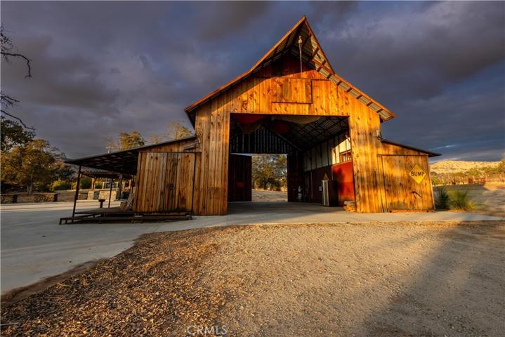 22140 E Frontier Road, Clovis, California 93619