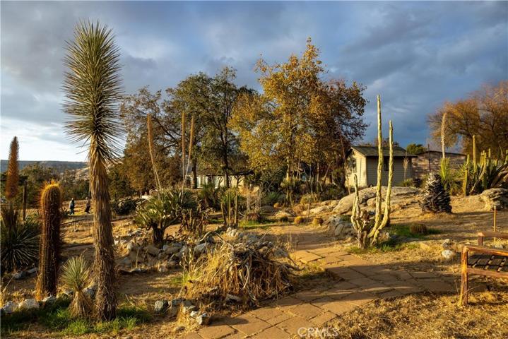 22140 E Frontier Road, Clovis, California 93619