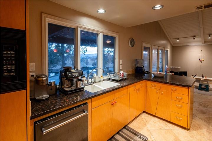 22140 E Frontier Road, Clovis, California 93619