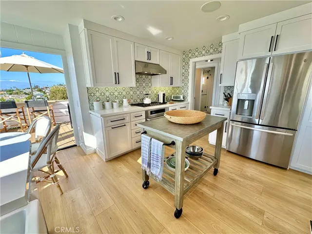252 Grandview Street, Laguna Beach, California 92651