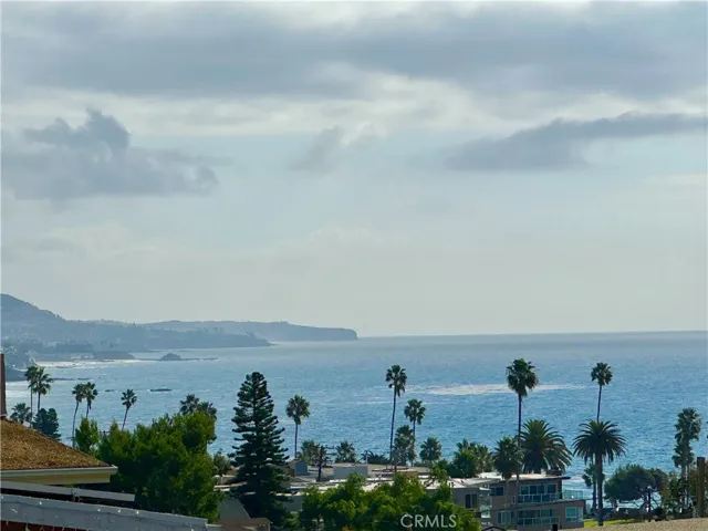 252 Grandview Street, Laguna Beach, California 92651