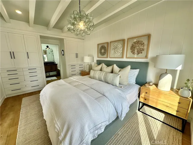 252 Grandview Street, Laguna Beach, California 92651