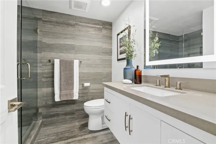 Main floor bathroom