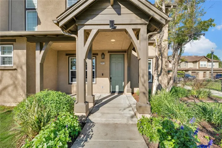 341 Feather River Place 42, Oxnard, California 93036