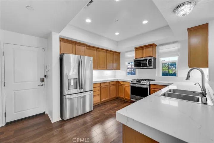 341 Feather River Place 42, Oxnard, California 93036