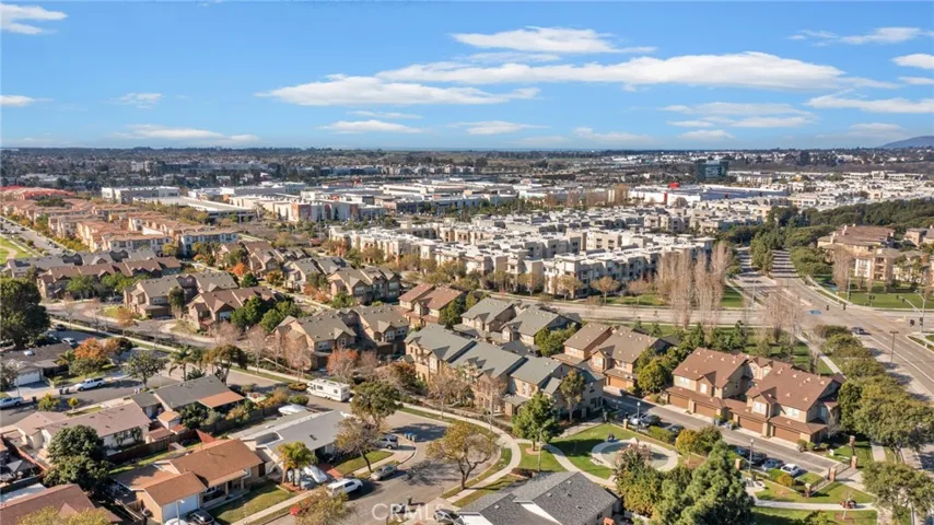 341 Feather River Place 42, Oxnard, California 93036