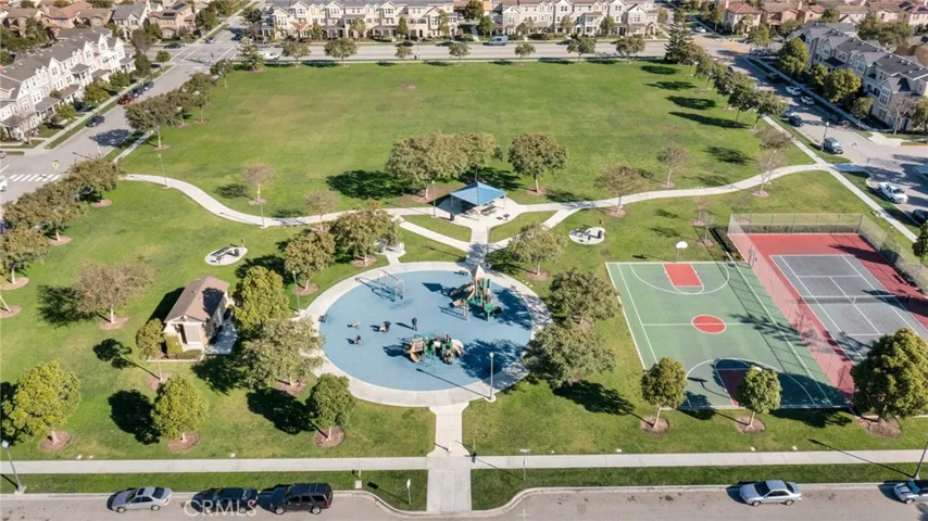 341 Feather River Place 42, Oxnard, California 93036