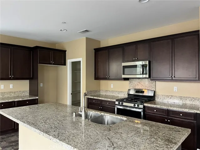 15340 Sugar Cane Lane, Fontana, California 92336