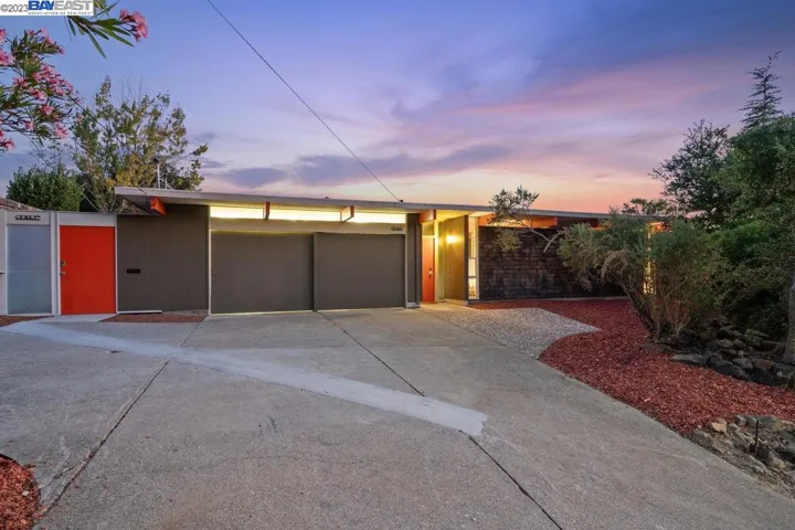 5275 Greenridge Rd, Castro Valley, California 94552