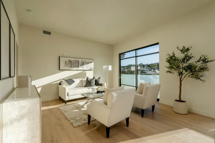 520 Lighthouse Avenue 303, Pacific Grove, California 93950