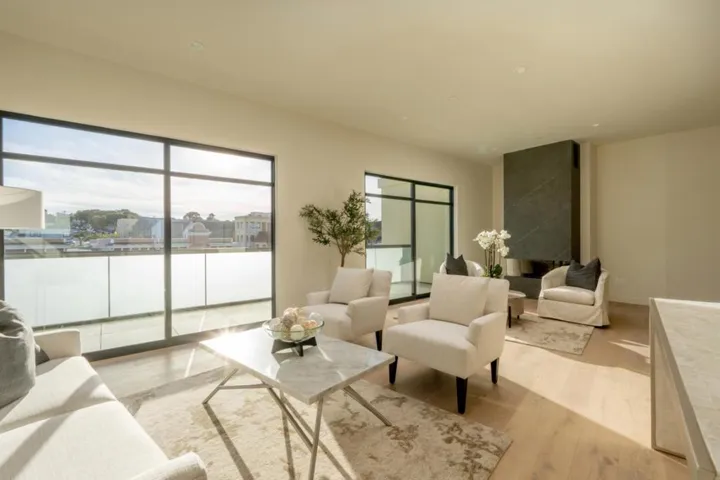 520 Lighthouse Avenue 303, Pacific Grove, California 93950