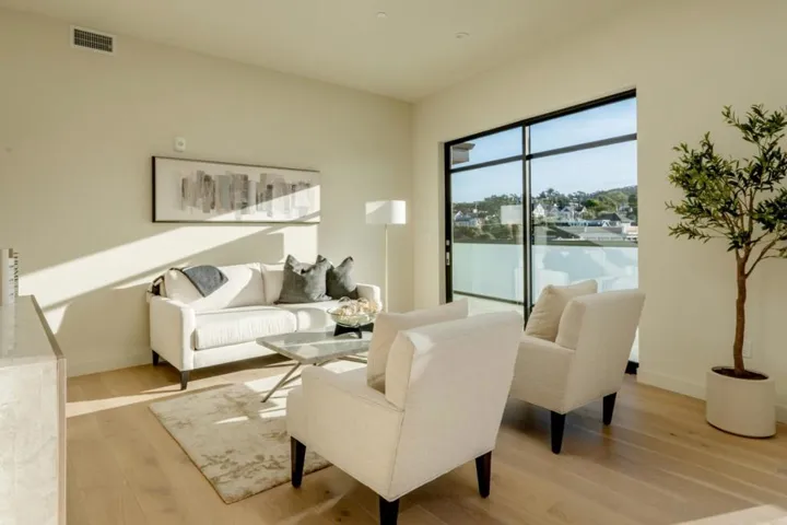 520 Lighthouse Avenue 303, Pacific Grove, California 93950