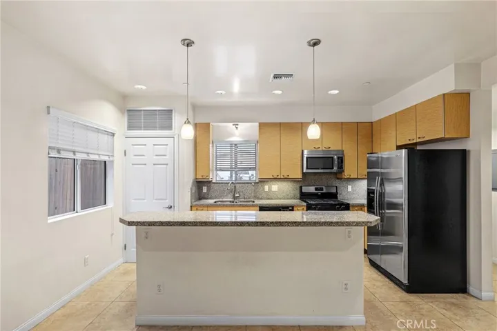 3863 Huron, Culver City, California 90232