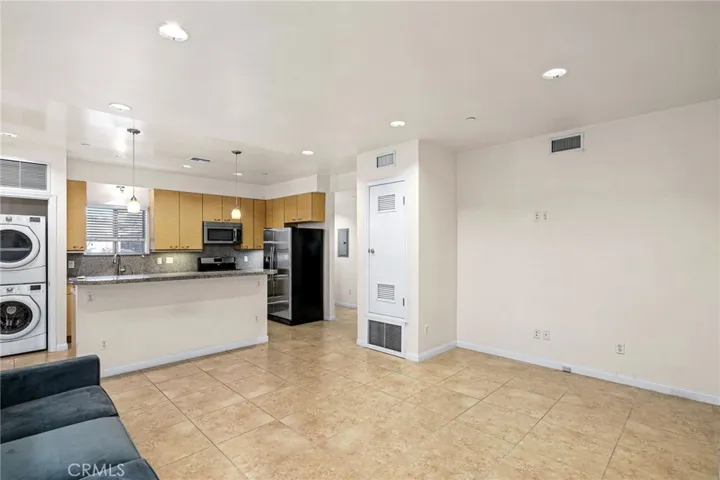3863 Huron, Culver City, California 90232