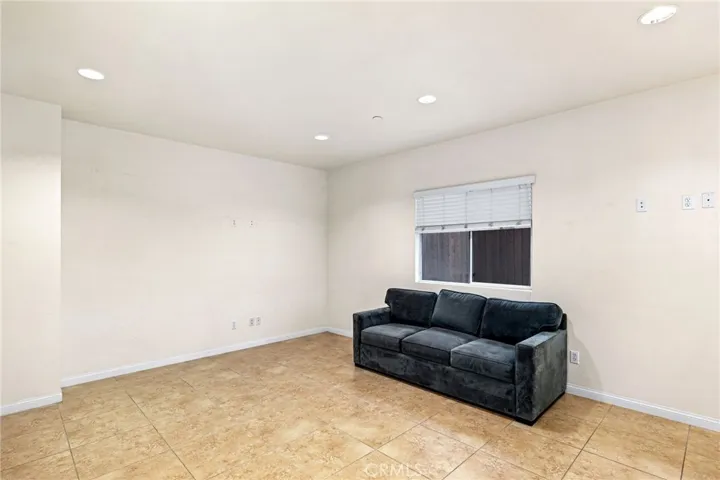 3863 Huron, Culver City, California 90232