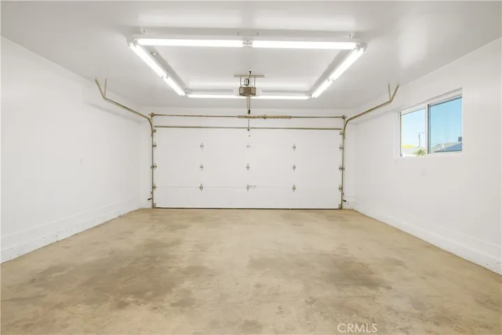 1530 W Kildare Street, Lancaster, California 93534