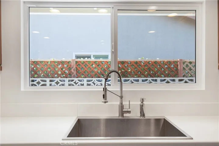 1530 W Kildare Street, Lancaster, California 93534