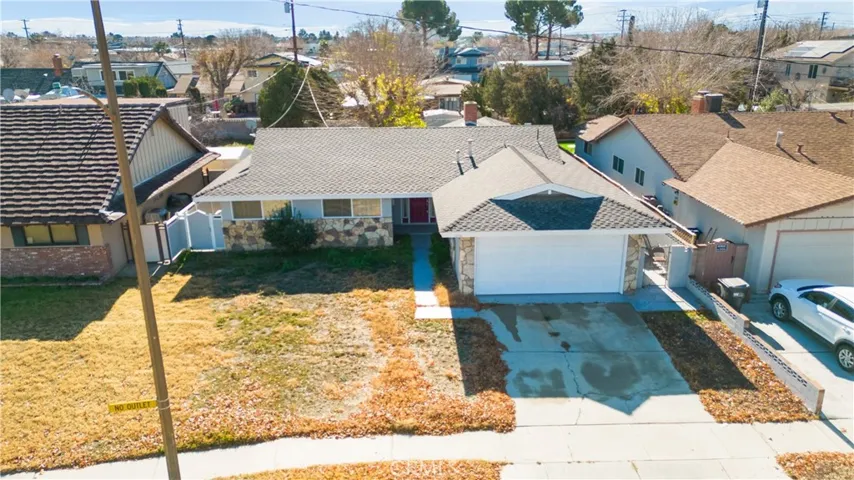 1530 W Kildare Street, Lancaster, California 93534