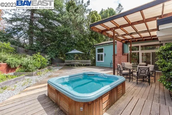 5943 Greenridge Rd, Castro Valley, California 94552