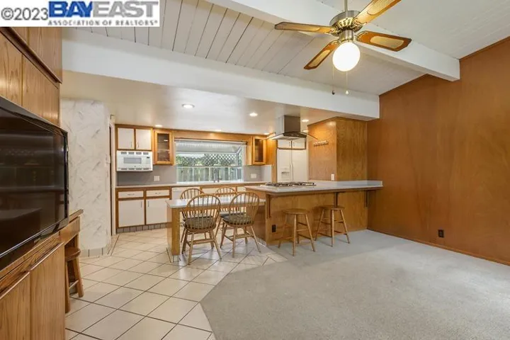 5943 Greenridge Rd, Castro Valley, California 94552