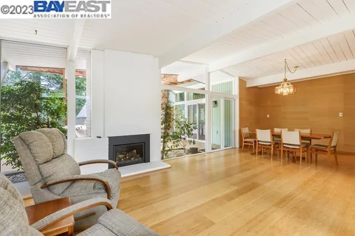 5943 Greenridge Rd, Castro Valley, California 94552