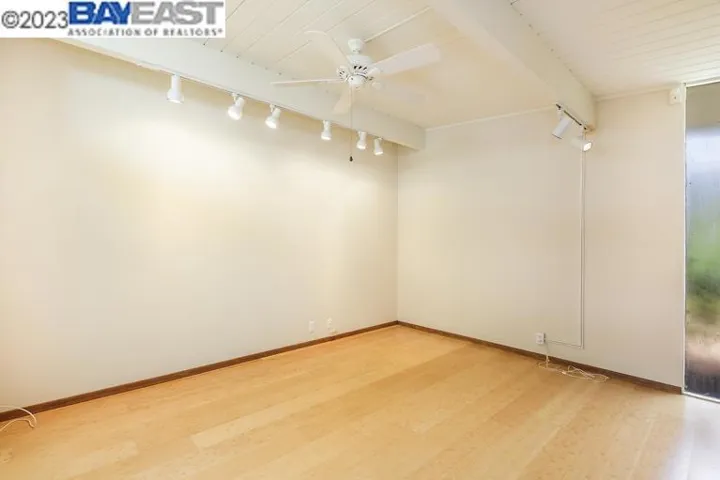 5943 Greenridge Rd, Castro Valley, California 94552