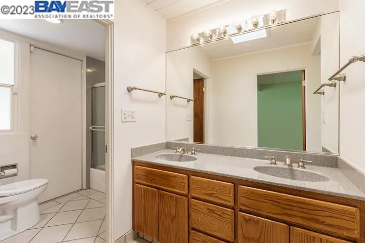 5943 Greenridge Rd, Castro Valley, California 94552