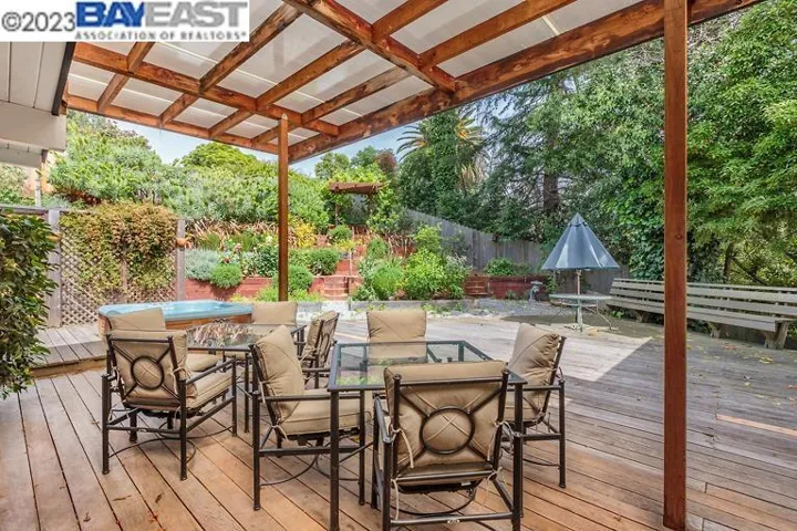 5943 Greenridge Rd, Castro Valley, California 94552