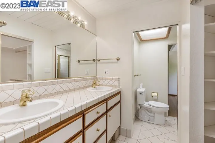 5943 Greenridge Rd, Castro Valley, California 94552
