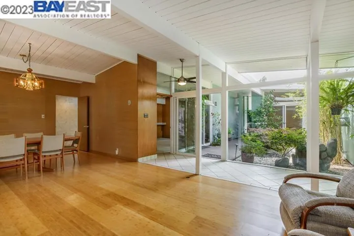 5943 Greenridge Rd, Castro Valley, California 94552