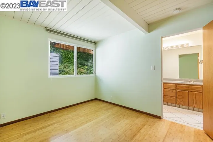 5943 Greenridge Rd, Castro Valley, California 94552