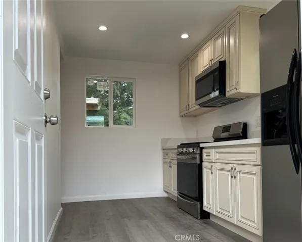 7317 White Oak Avenue, Reseda, California 91335