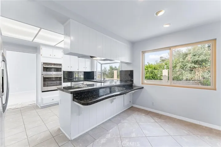 Overview of the kitchen.