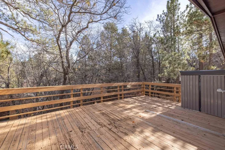 735 Orange Avenue, Sugarloaf, California 92386