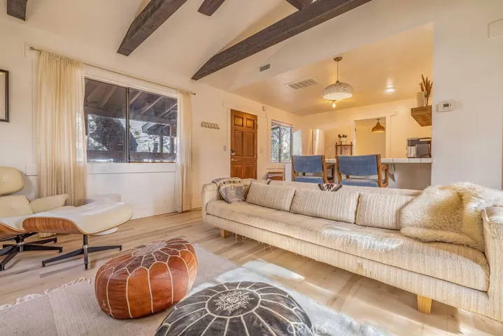 735 Orange Avenue, Sugarloaf, California 92386