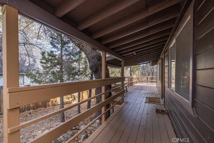 735 Orange Avenue, Sugarloaf, California 92386