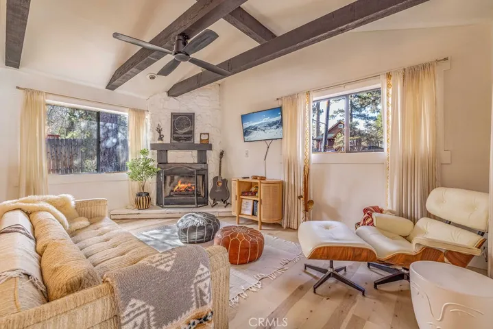 735 Orange Avenue, Sugarloaf, California 92386