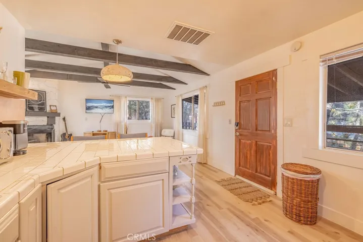 735 Orange Avenue, Sugarloaf, California 92386