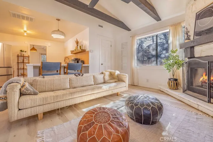 735 Orange Avenue, Sugarloaf, California 92386