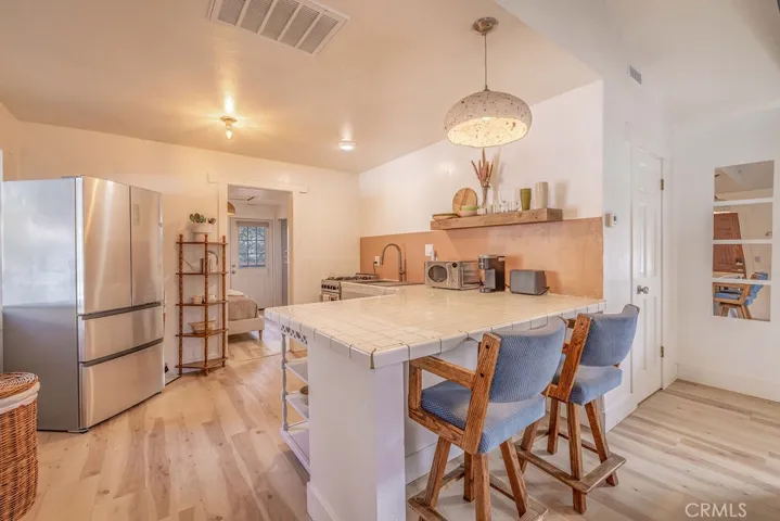 735 Orange Avenue, Sugarloaf, California 92386