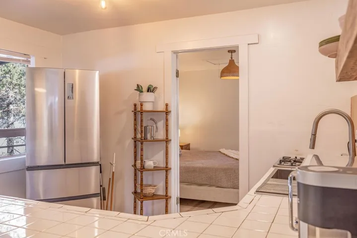 735 Orange Avenue, Sugarloaf, California 92386
