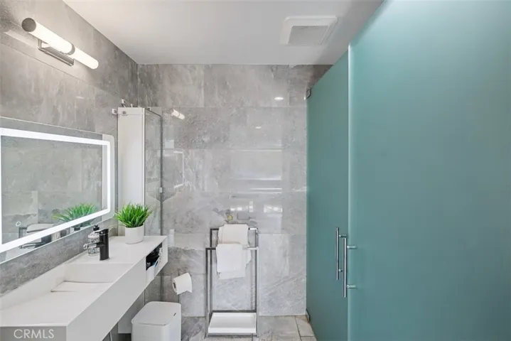 1312 Dover Drive, Newport Beach, California 92660