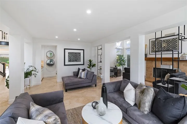 1312 Dover Drive, Newport Beach, California 92660
