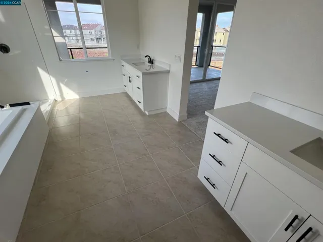 16291 Brownstone Ave., Lathrop, California 95330