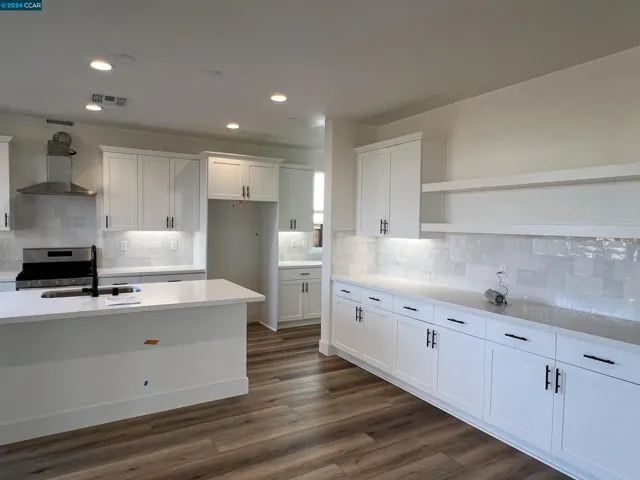 16291 Brownstone Ave., Lathrop, California 95330