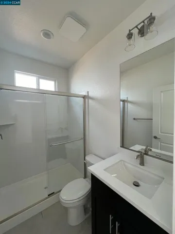 16267 Brownstone Ave., Lathrop, California 95330