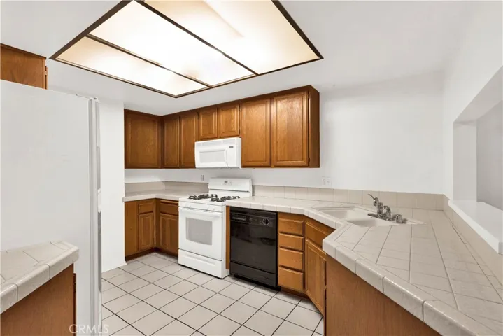 185 Mcafee Court, Thousand Oaks, California 91360