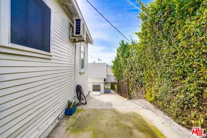 2533 1/2 Elsinore Street, Los Angeles, California 90026
