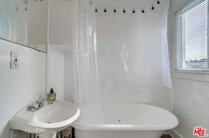 2533 1/2 Elsinore Street, Los Angeles, California 90026