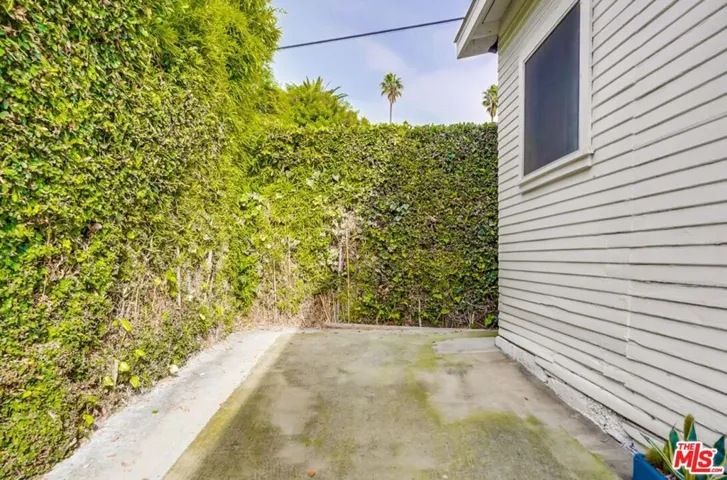 2533 1/2 Elsinore Street, Los Angeles, California 90026